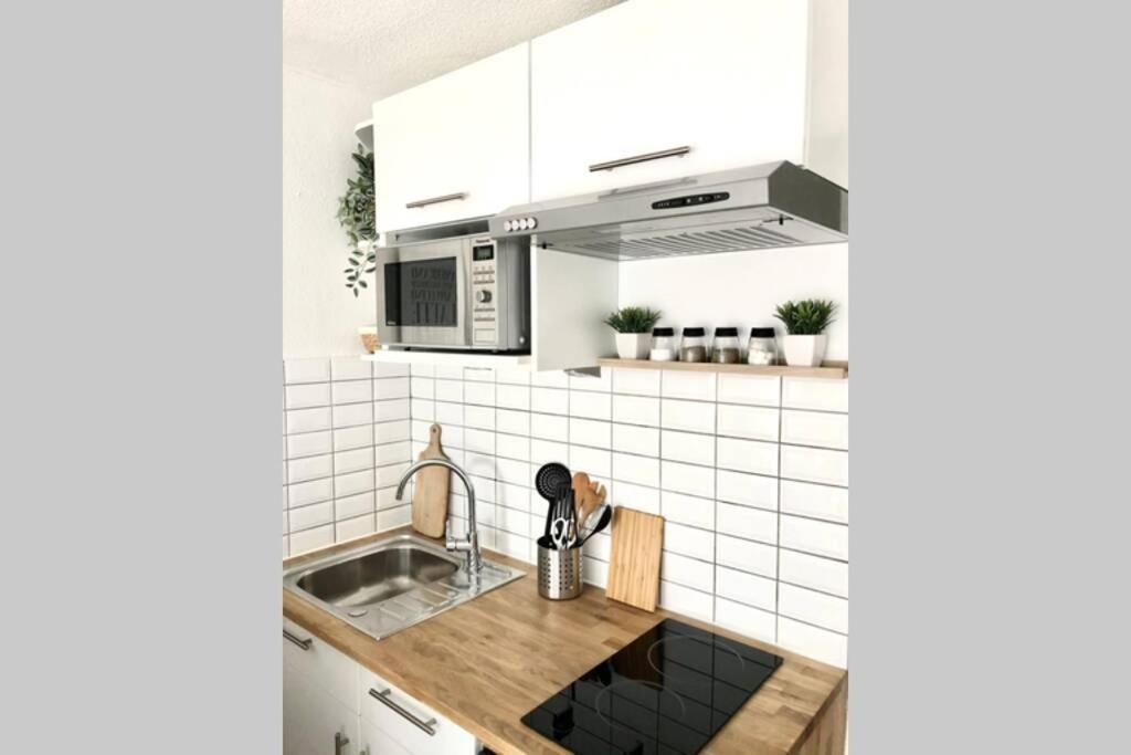 Charmant Studio A 400M De La Plage Avec Piscine 기델 외부 사진
